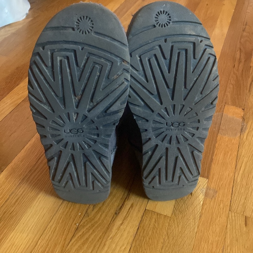 Grey Uggs - image 6
